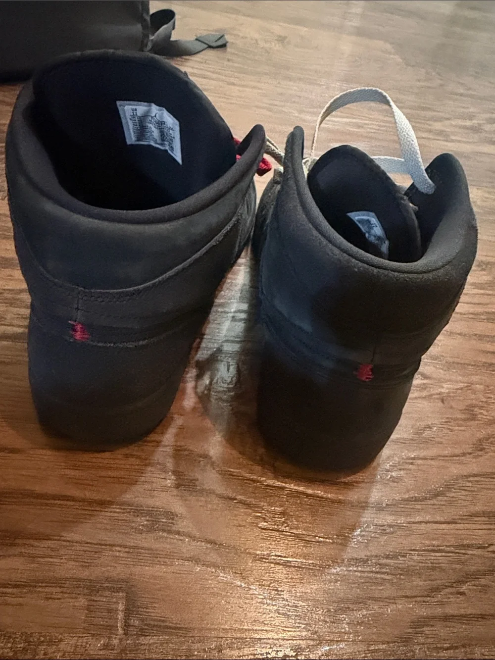 Jordan 1 Mid SE Craft Dark Smoke Red